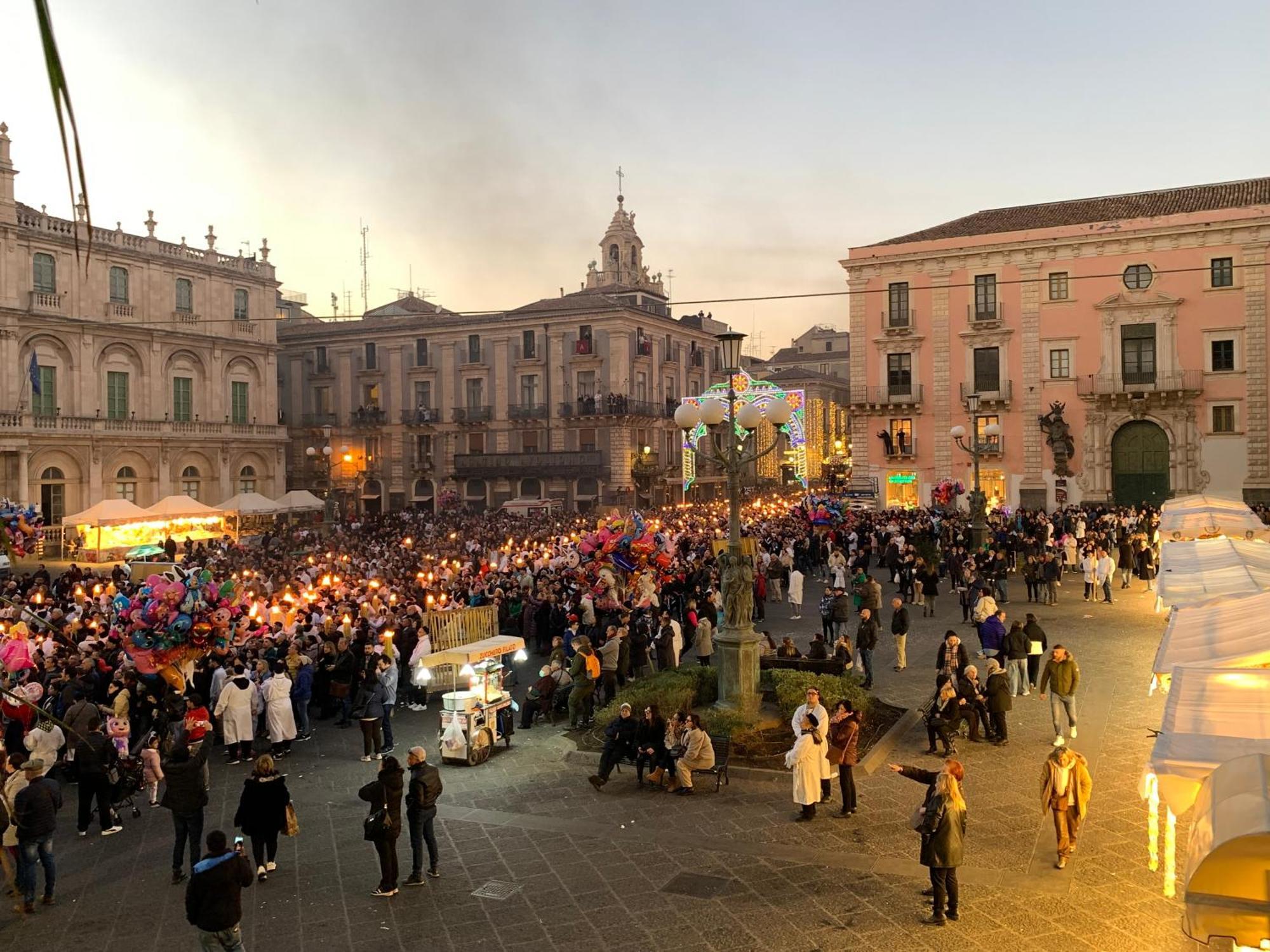 La Suite Di Piazza Dell'Universita Catania Bagian luar foto
