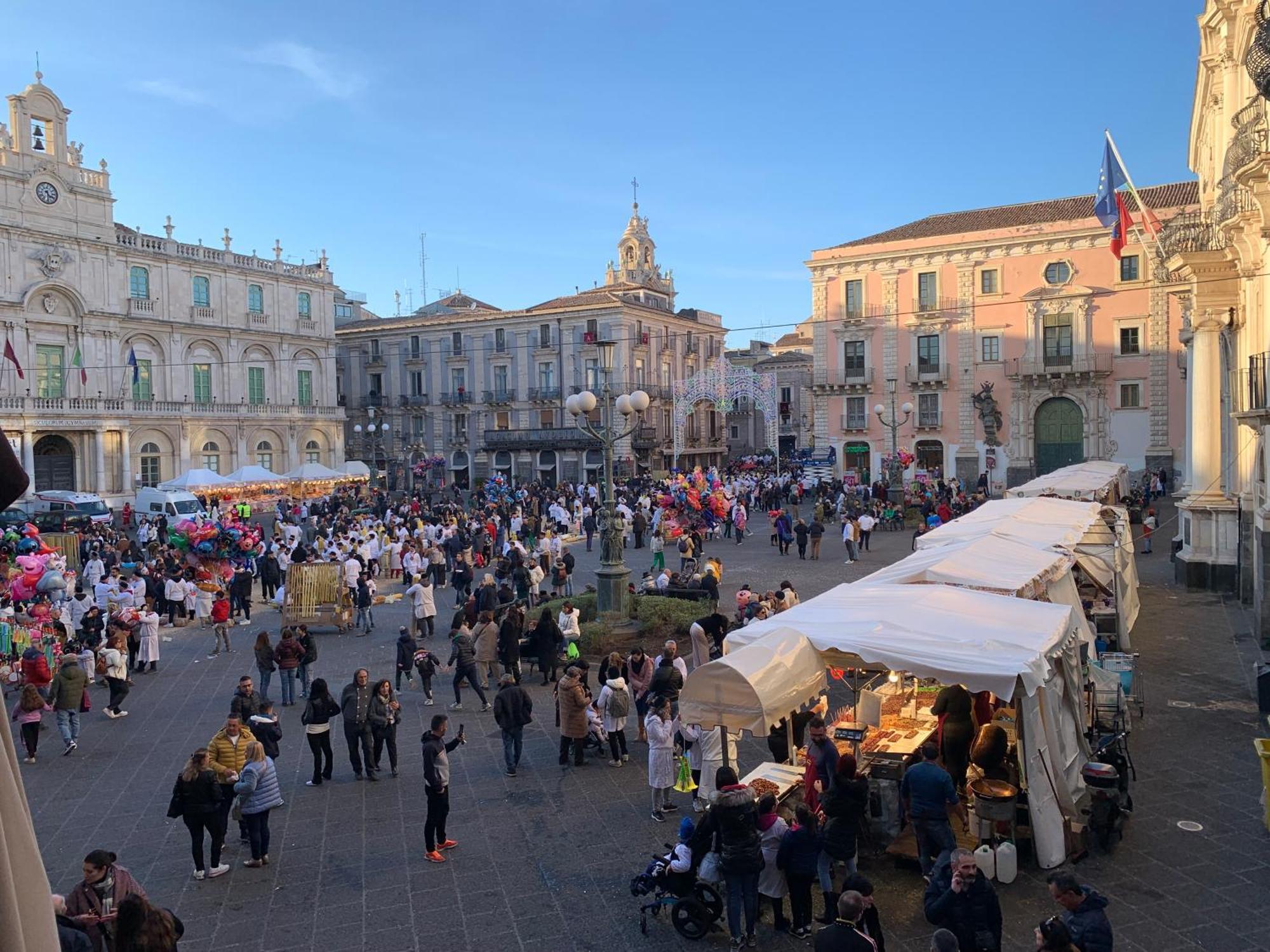 La Suite Di Piazza Dell'Universita Catania Bagian luar foto