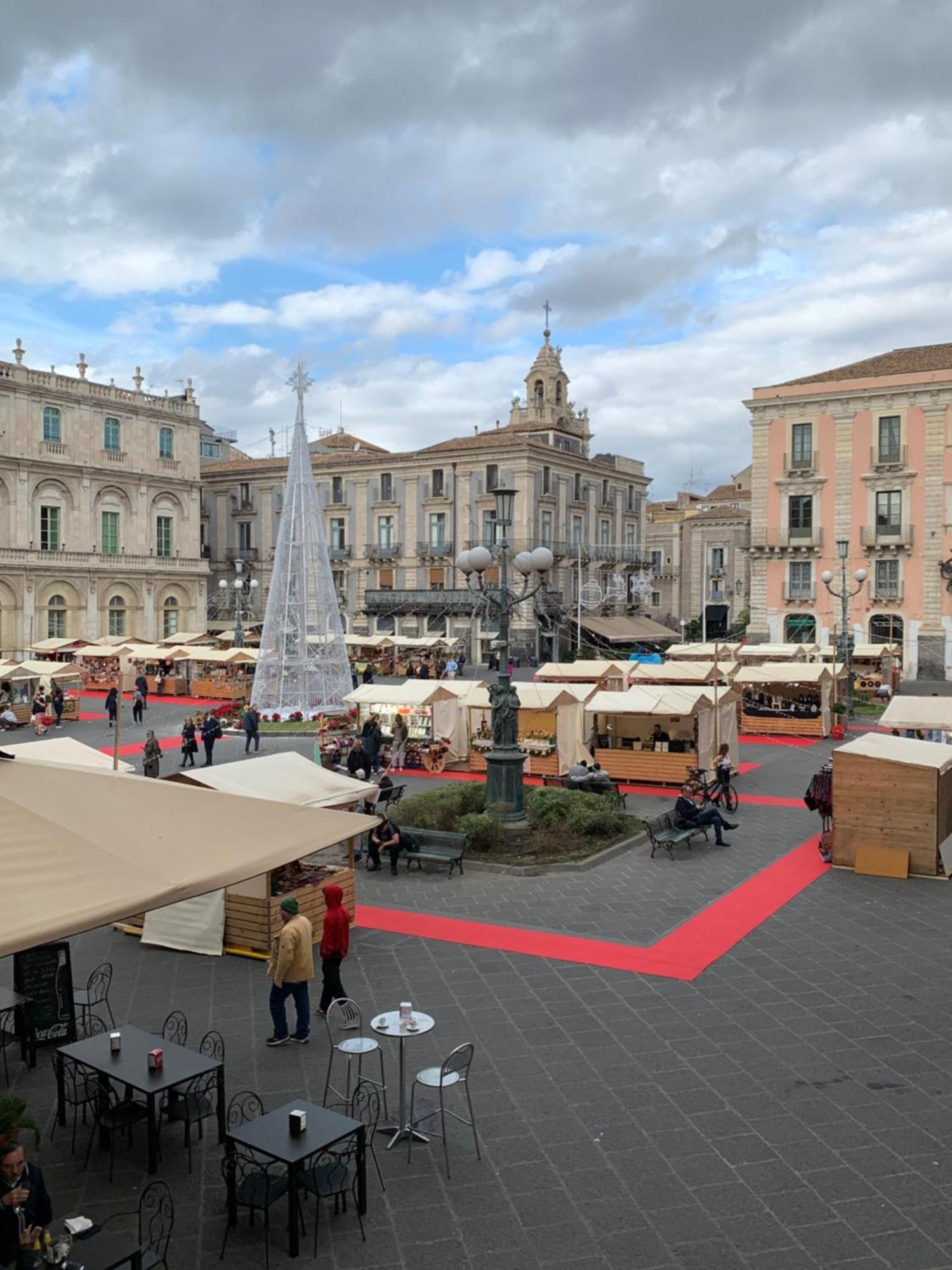 La Suite Di Piazza Dell'Universita Catania Bagian luar foto